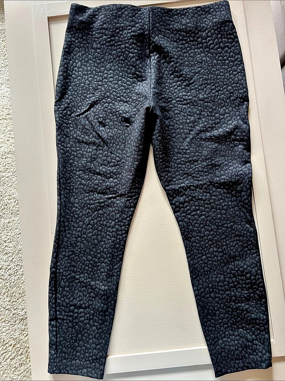 Nanette Lepore Textured Leggings in Black  and Grey animal Print Size Large Like